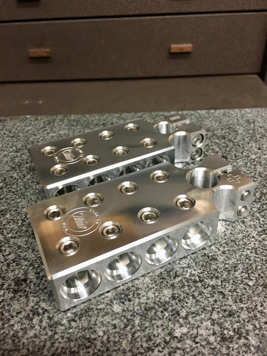 Aluminum 8-1/0 SAE Top Post Mount Battery Terminals